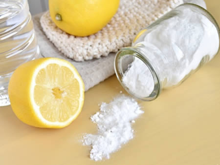 desatascar tu fregadero con bicarbonato y limon